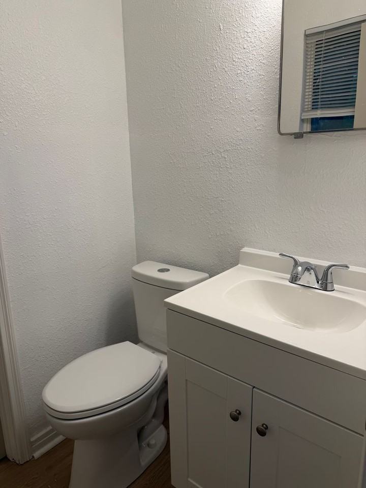 112 Sw Murphy Rd - Photo 4 of 10