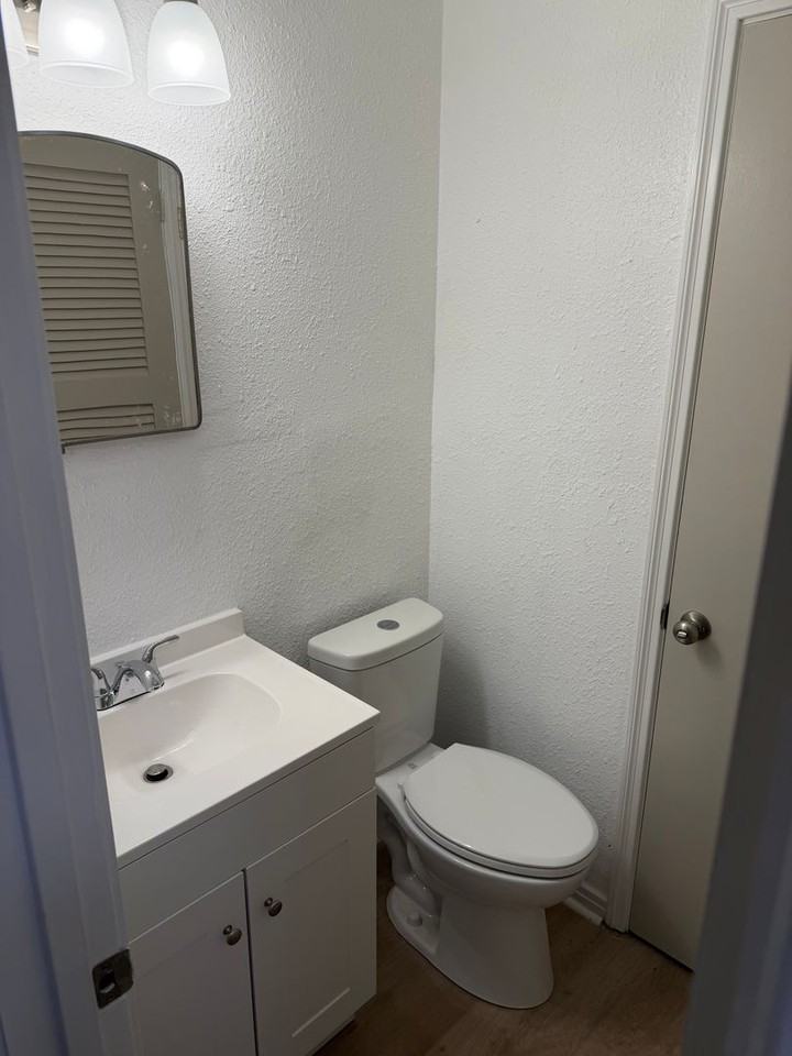 112 Sw Murphy Rd - Photo 7 of 10