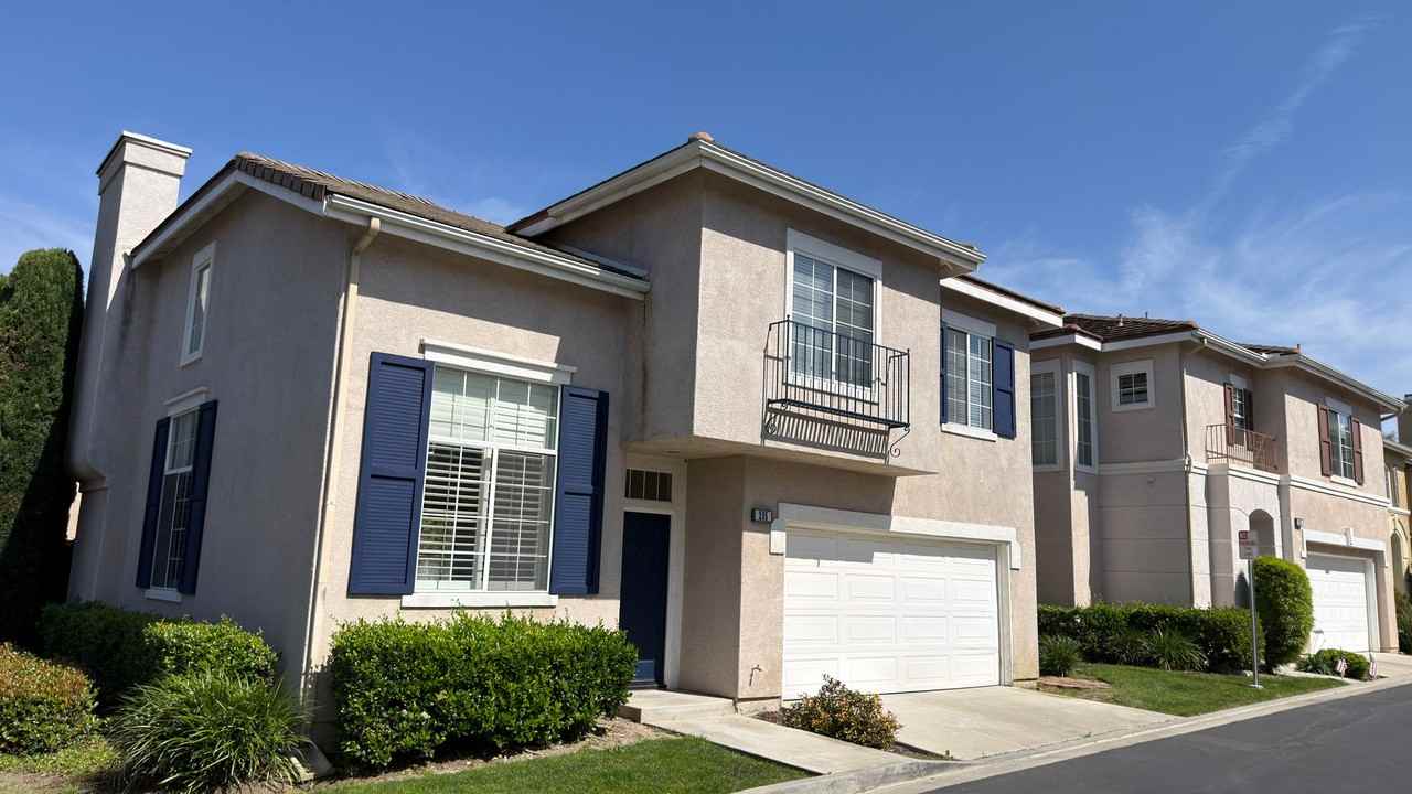 205 Venetia Way - Photo 2 of 22