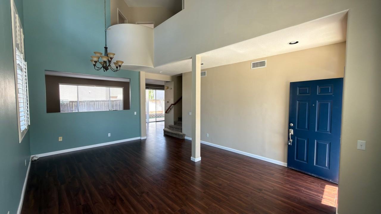205 Venetia Way - Photo 3 of 22