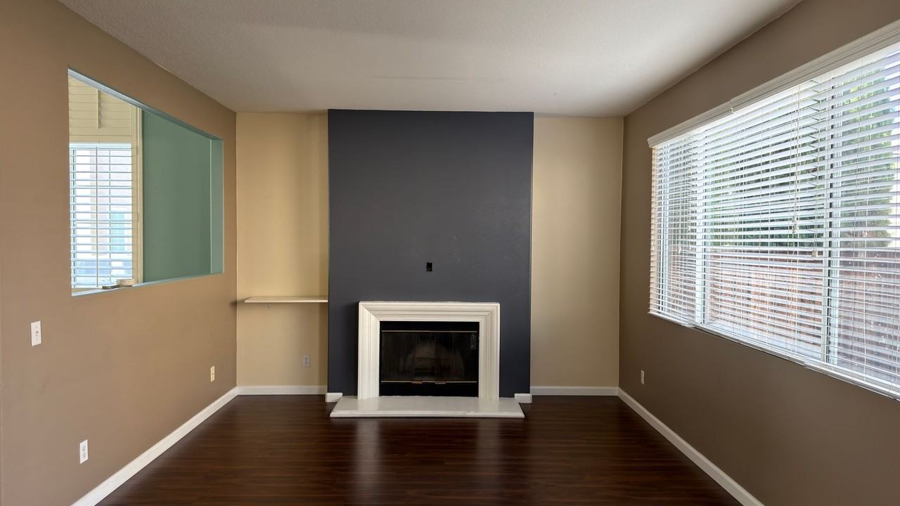 205 Venetia Way - Photo 5 of 22