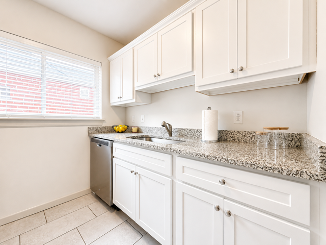 4635 Jamieson Avenue #2 - Photo 3 of 13