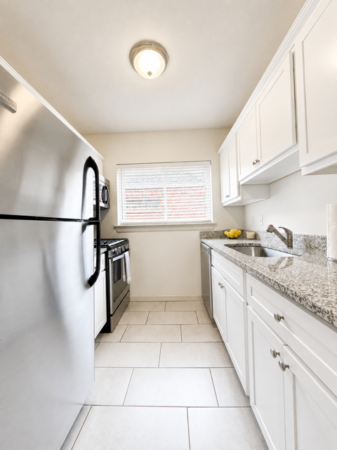 4635 Jamieson Avenue #2 - Photo 4 of 13