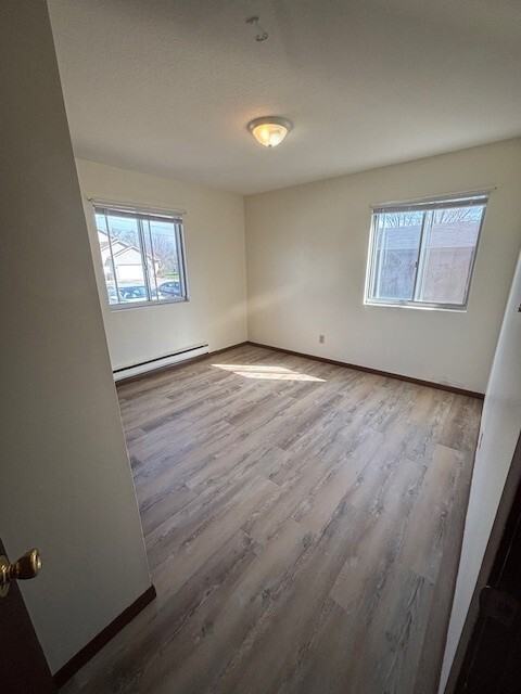 675 Laura Street - Photo 7 of 8