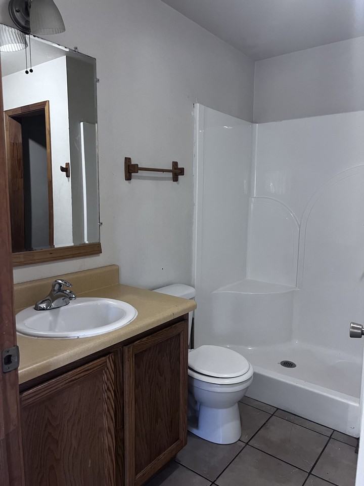 2401 W Main St - Photo 4 of 15