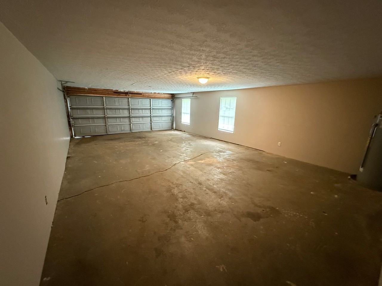 100 Peek Dr - Photo 6 of 14