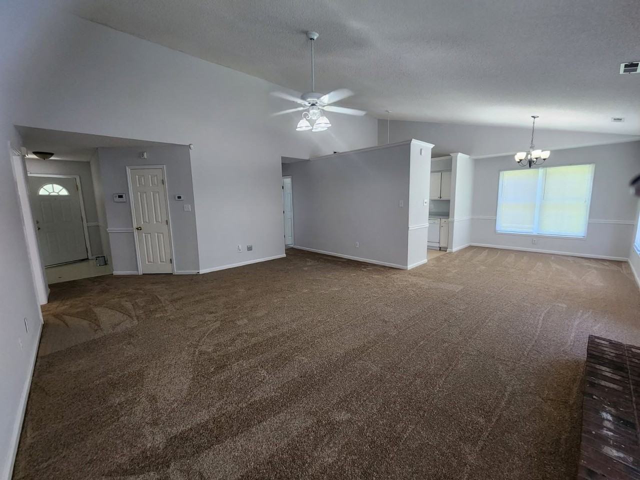 210 Rivershore Dr - Photo 5 of 29
