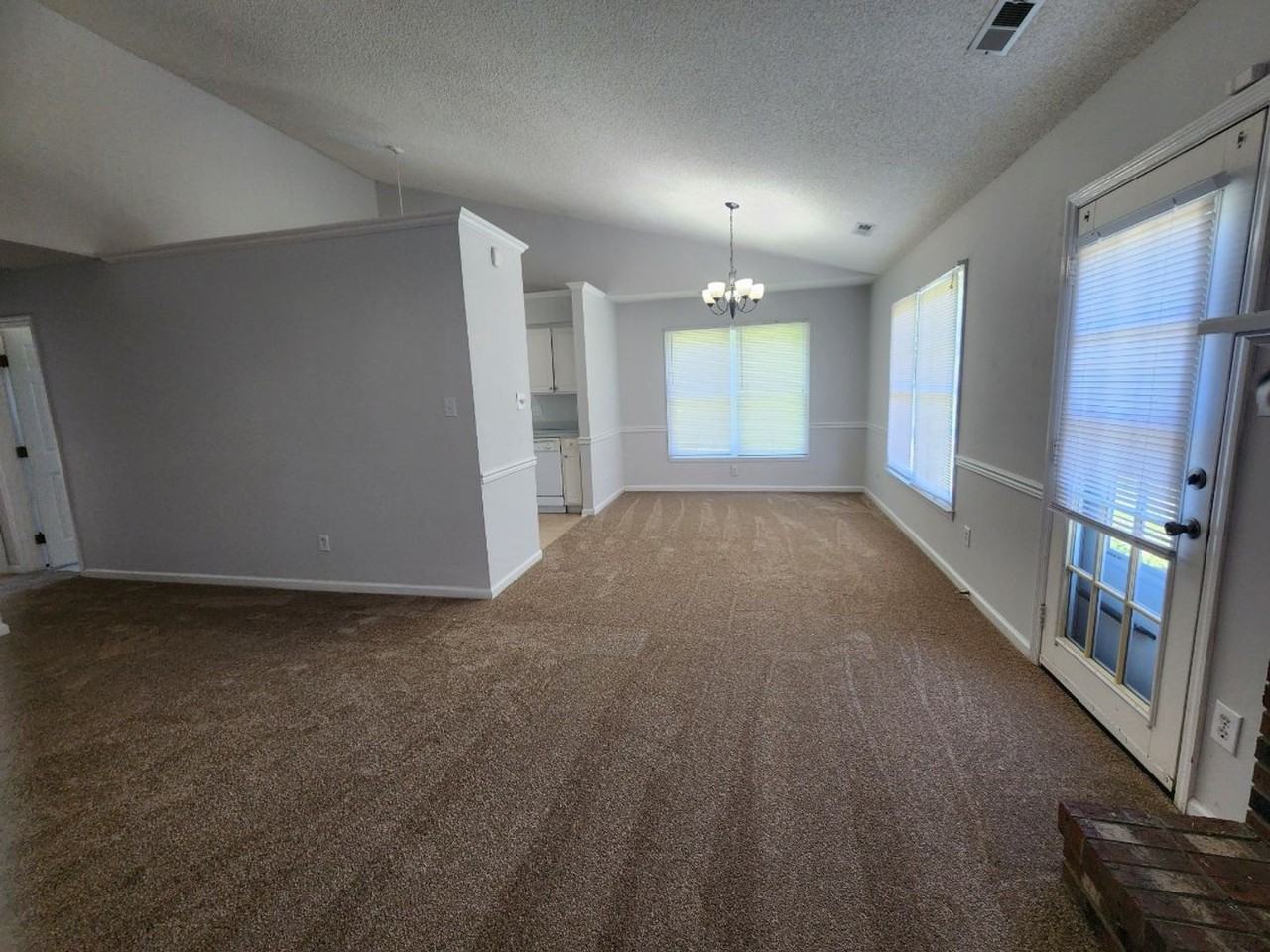 210 Rivershore Dr - Photo 7 of 29