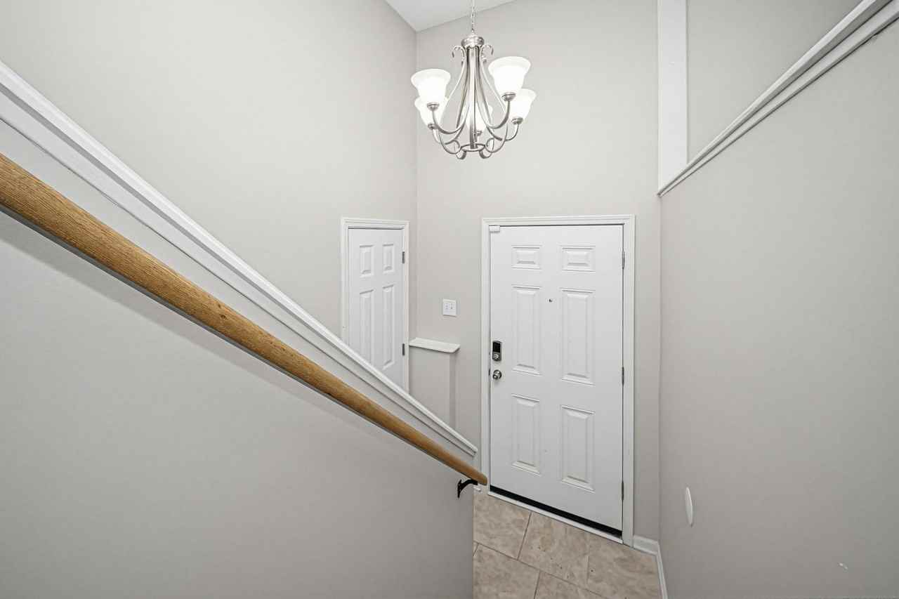 1429 Highland Dr - Photo 6 of 39