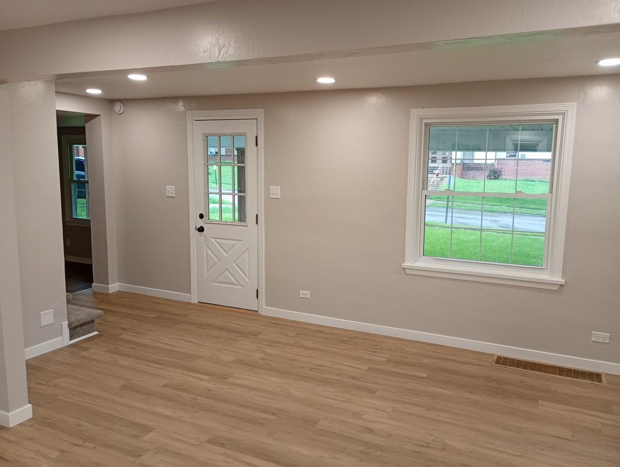 245 Euclid Ave - Photo 6 of 28