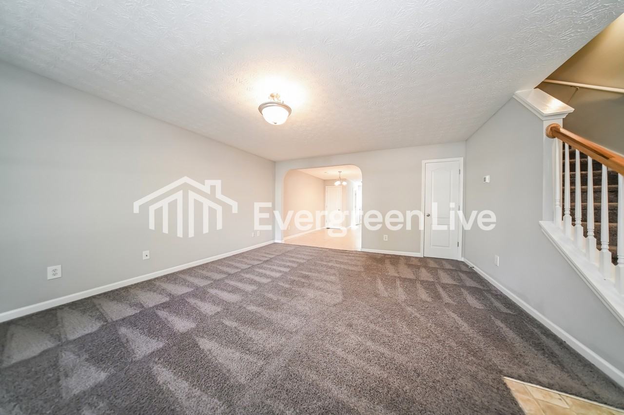 1705 Formosa Ln - Photo 2 of 15