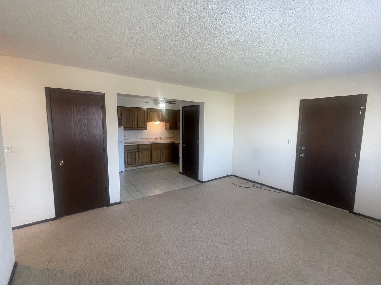 Raceway Apartments - Photo 4 of 14