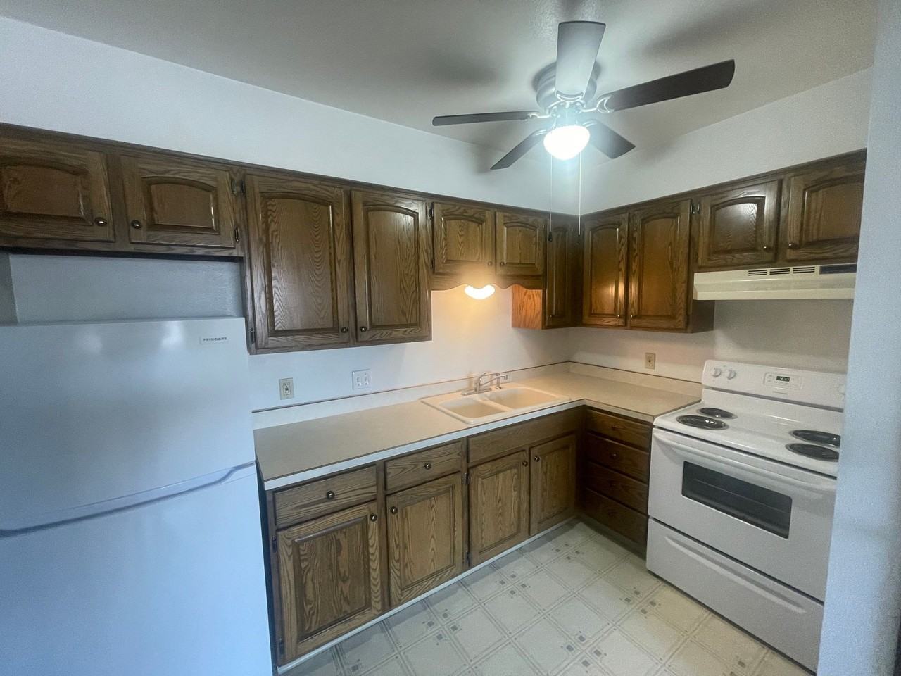 Raceway Apartments - Photo 5 of 14