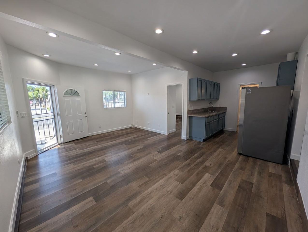 456 E Market St - Photo 2 of 13
