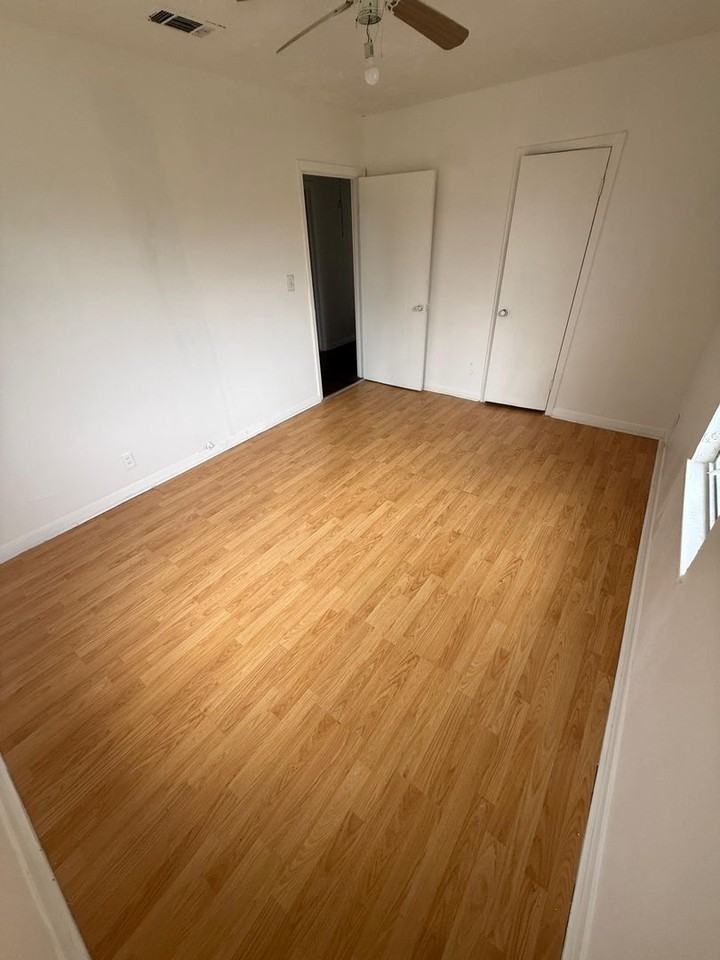3255 Waverly St - Photo 5 of 10