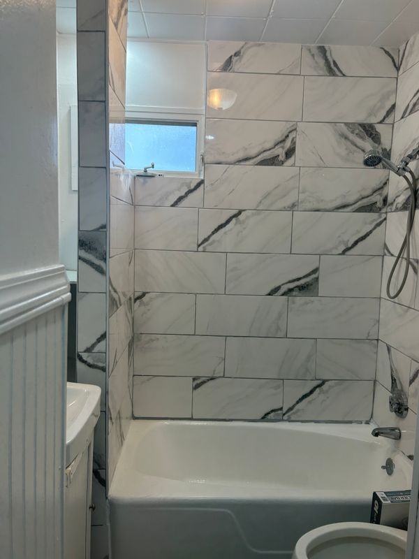 214 Oak St - Photo 6 of 8