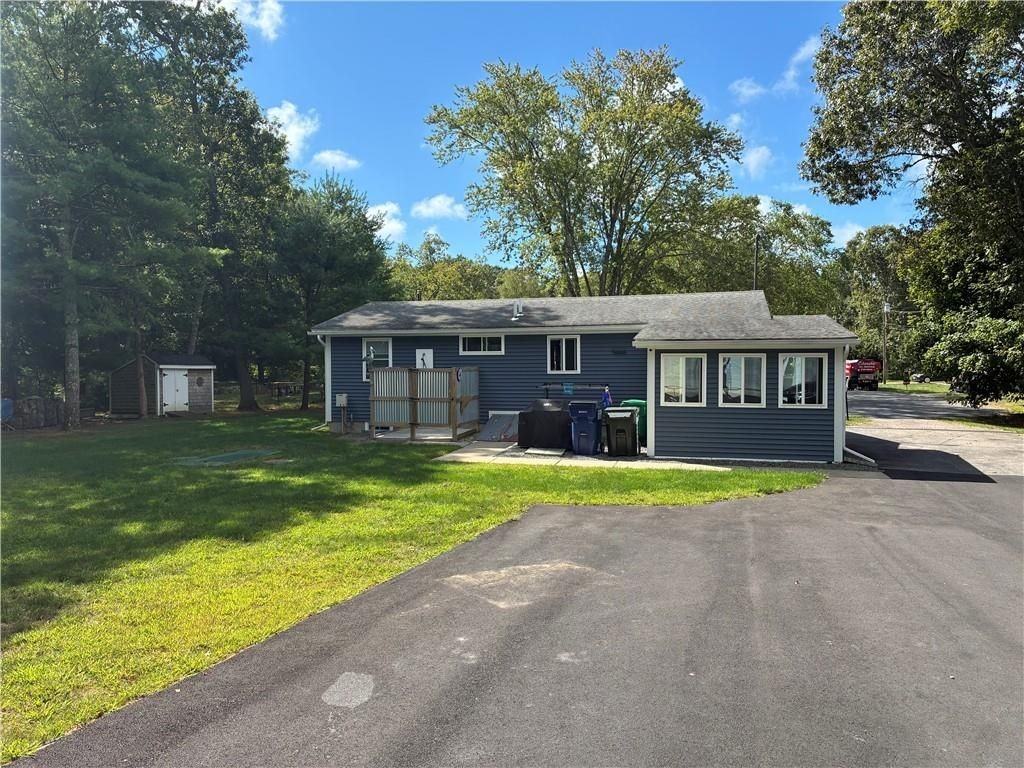 283 Balsam Rd - Photo 2 of 12