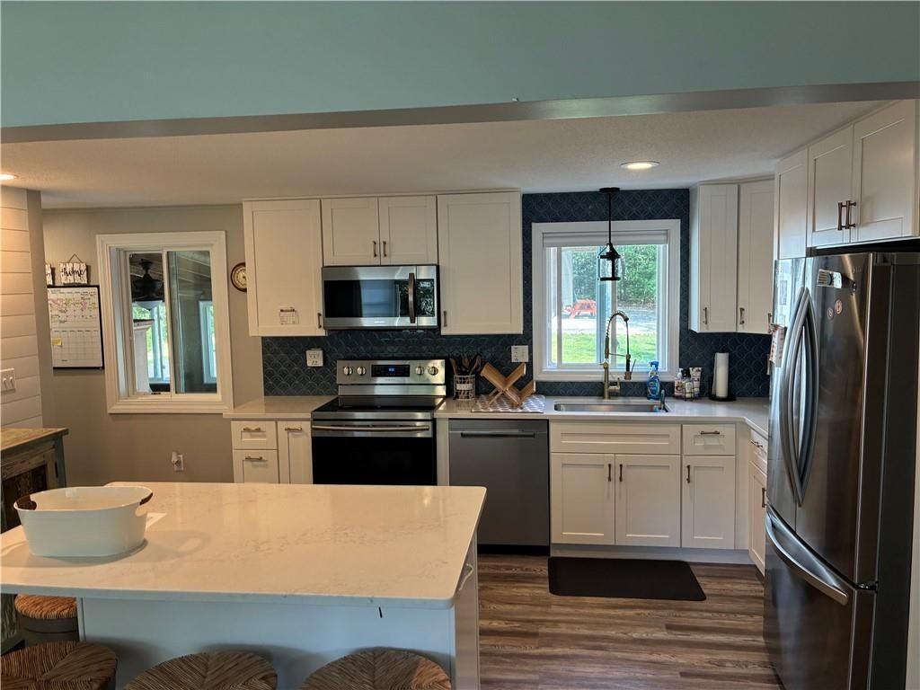 283 Balsam Rd - Photo 3 of 12