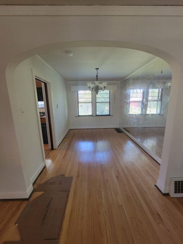 10529 S Eberhart Ave - Photo 2 of 14