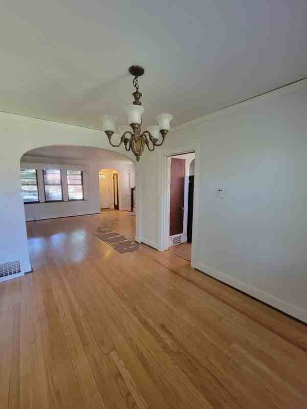 10529 S Eberhart Ave - Photo 3 of 14