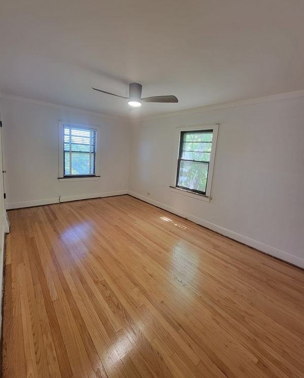 10529 S Eberhart Ave - Photo 7 of 14