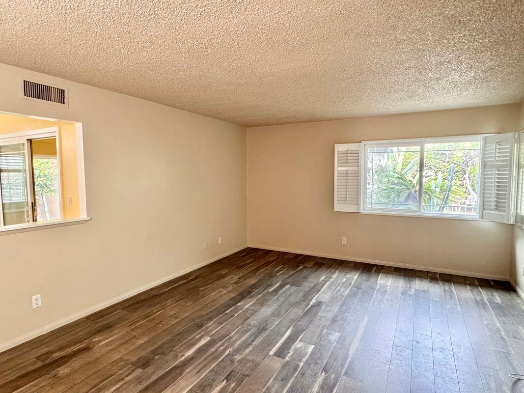 2312 Connor Ave - Photo 4 of 15