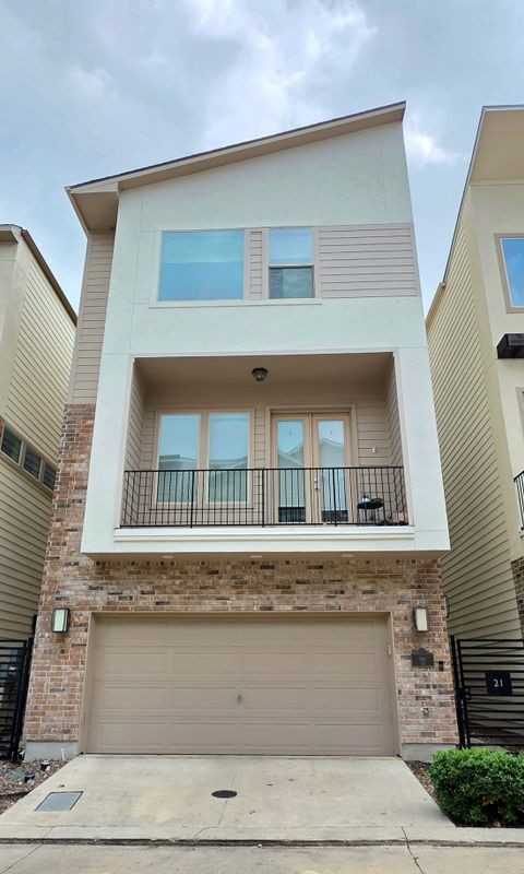 3831 Harry Wurzbach Rd ##21 - Photo 2 of 24