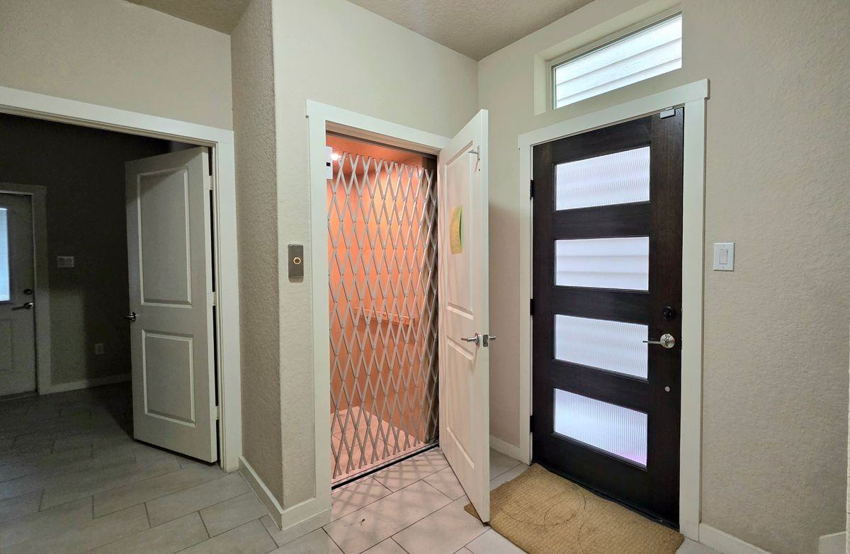 3831 Harry Wurzbach Rd ##21 - Photo 4 of 24