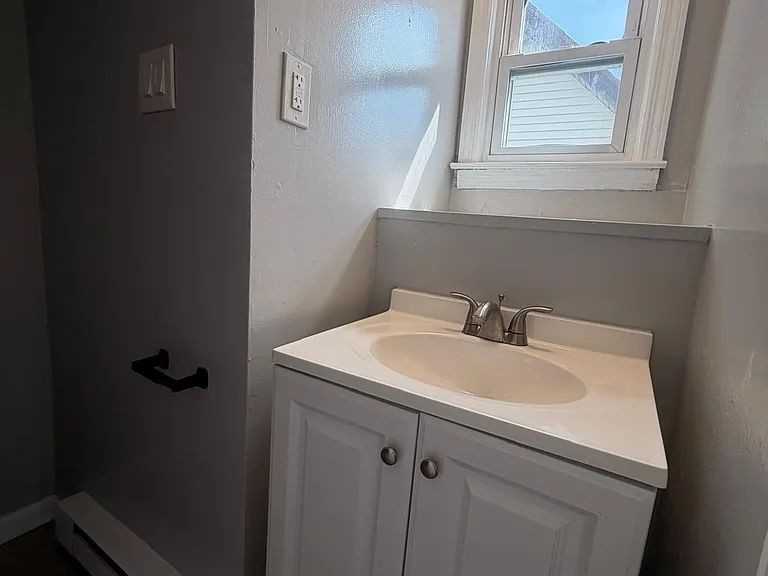 463465 Connecticut Ave - Photo 2 of 7