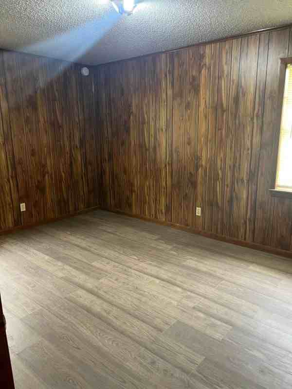 2125 Dewey St - Photo 6 of 12