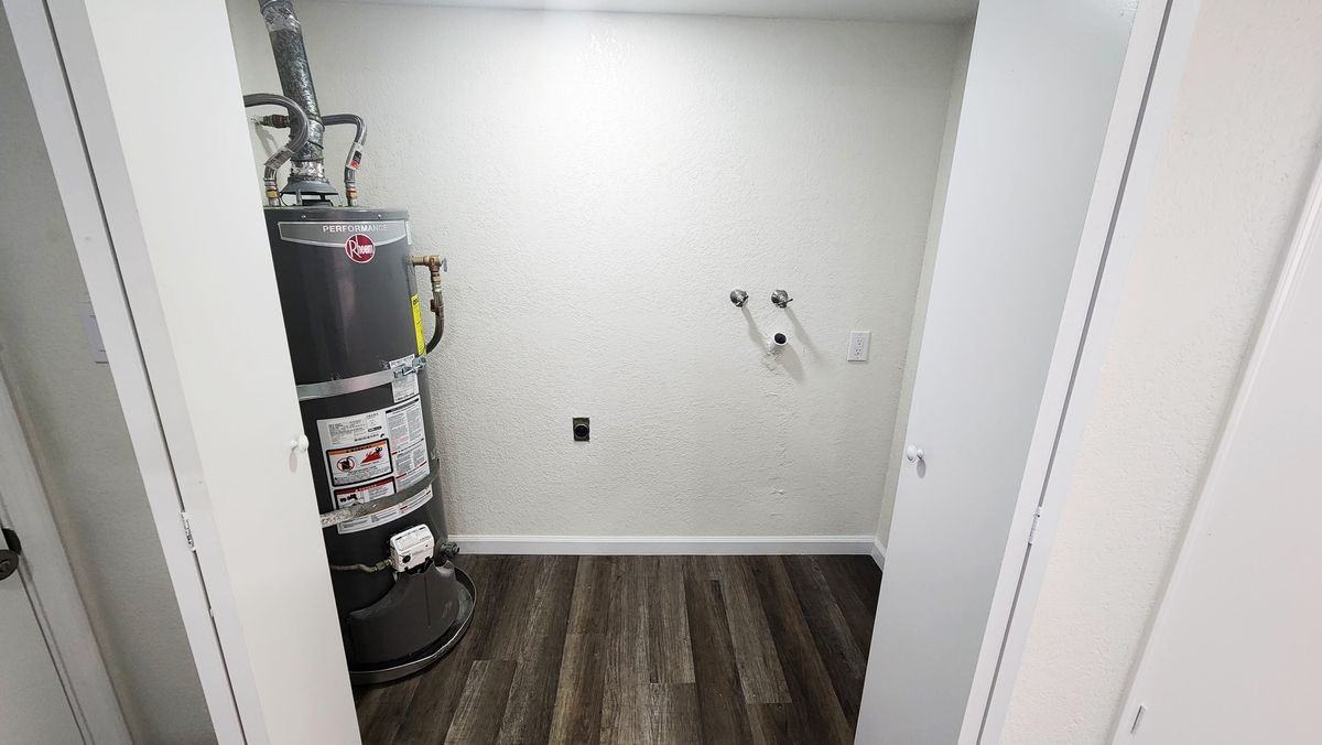 809 K St ##B - Photo 2 of 13