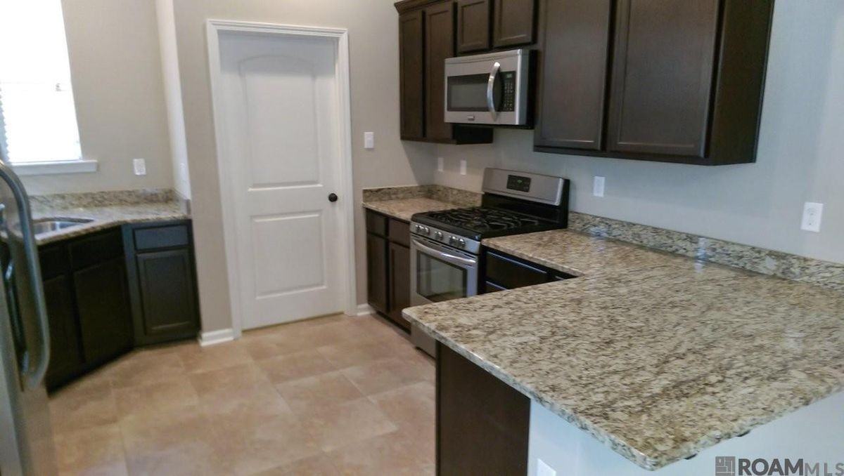 8655 Abertay Ave - Photo 3 of 8