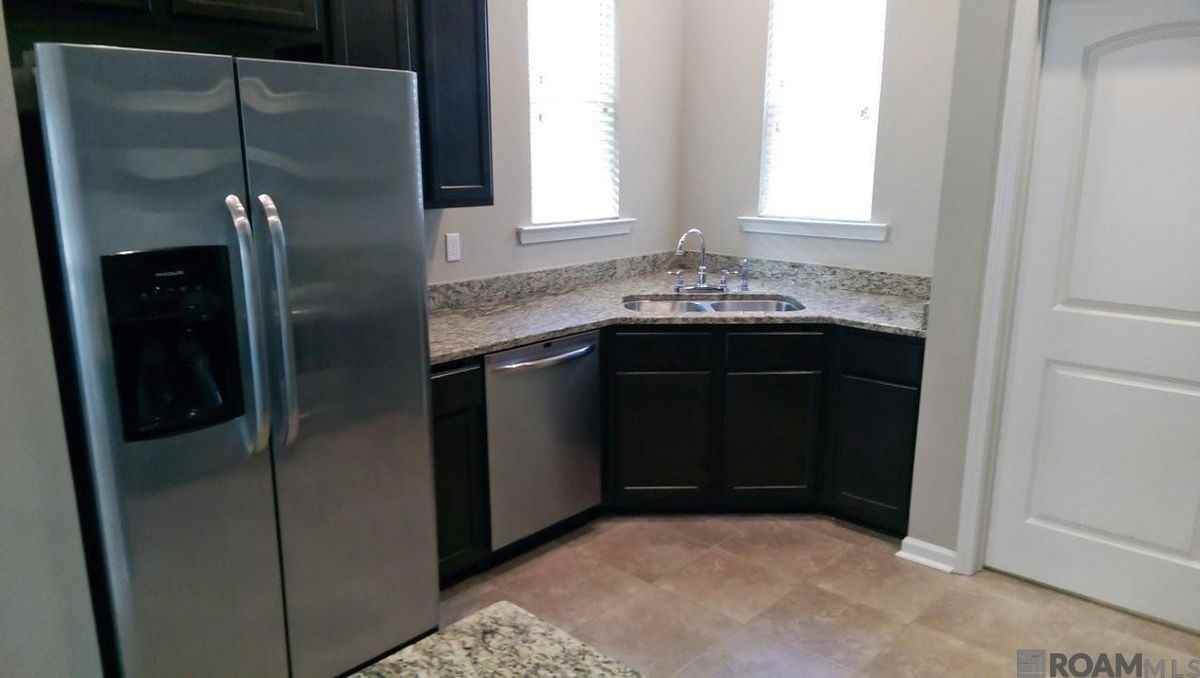 8655 Abertay Ave - Photo 4 of 8
