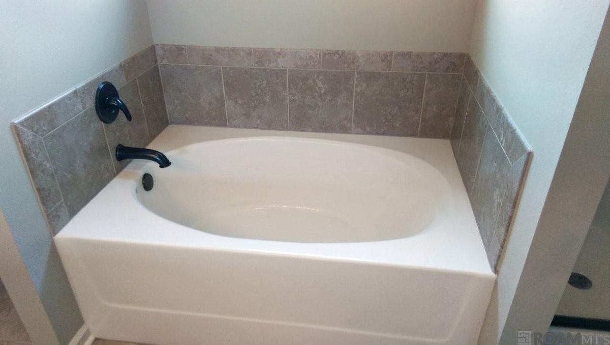8655 Abertay Ave - Photo 6 of 8