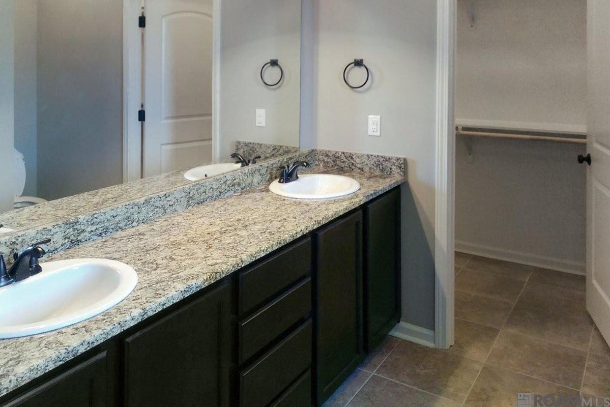 8655 Abertay Ave - Photo 7 of 8