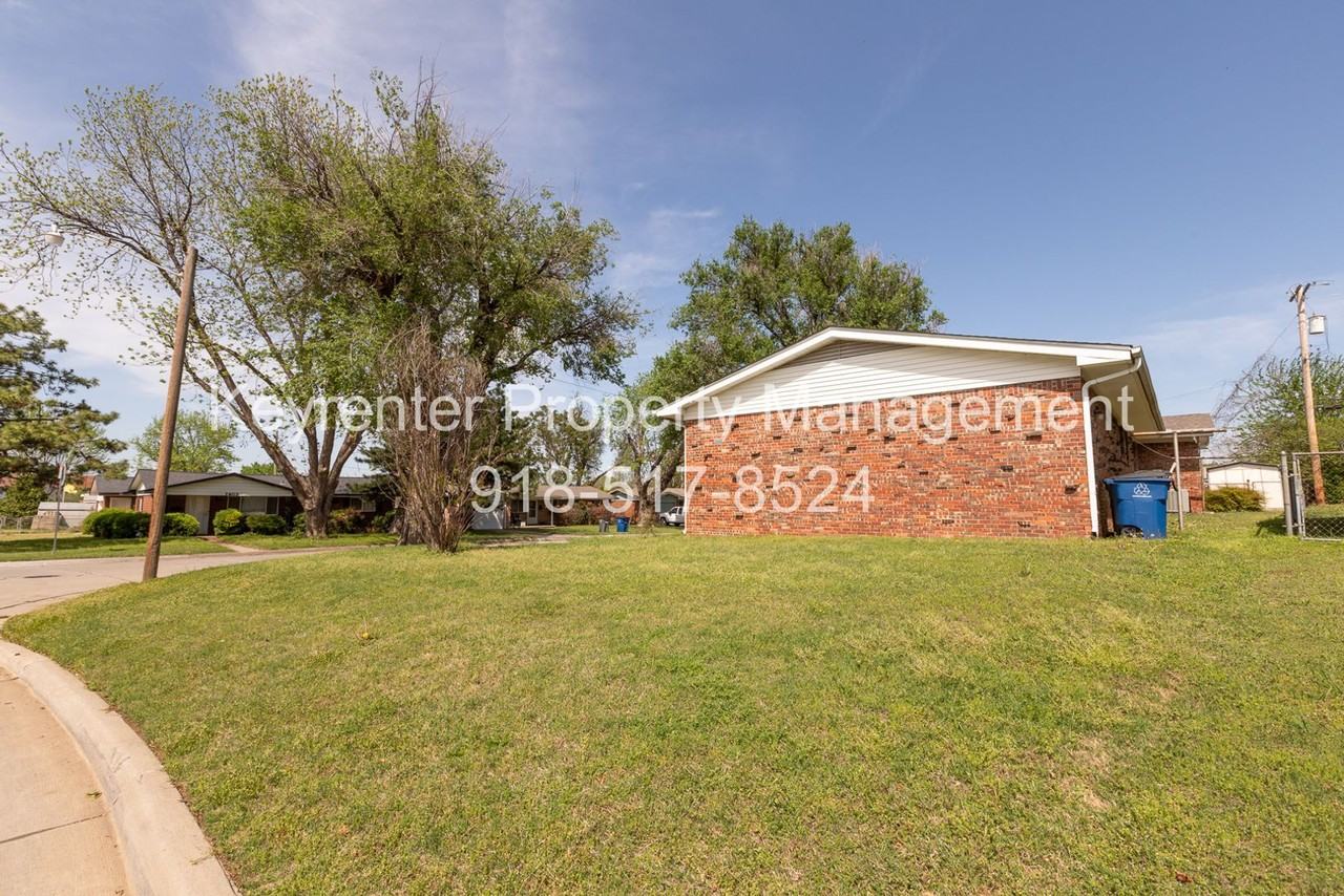 7610 E 21st Pl - Photo 6 of 35
