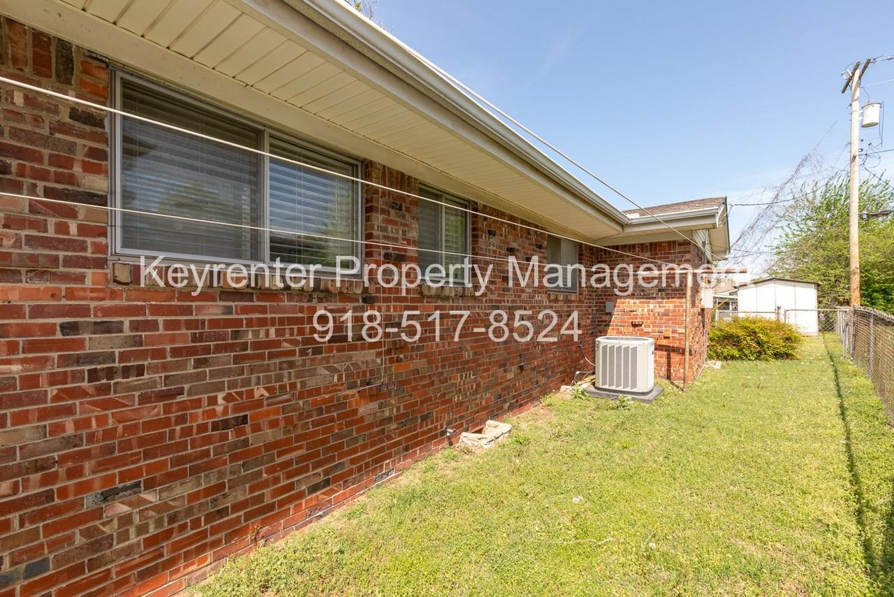7610 E 21st Pl - Photo 7 of 35