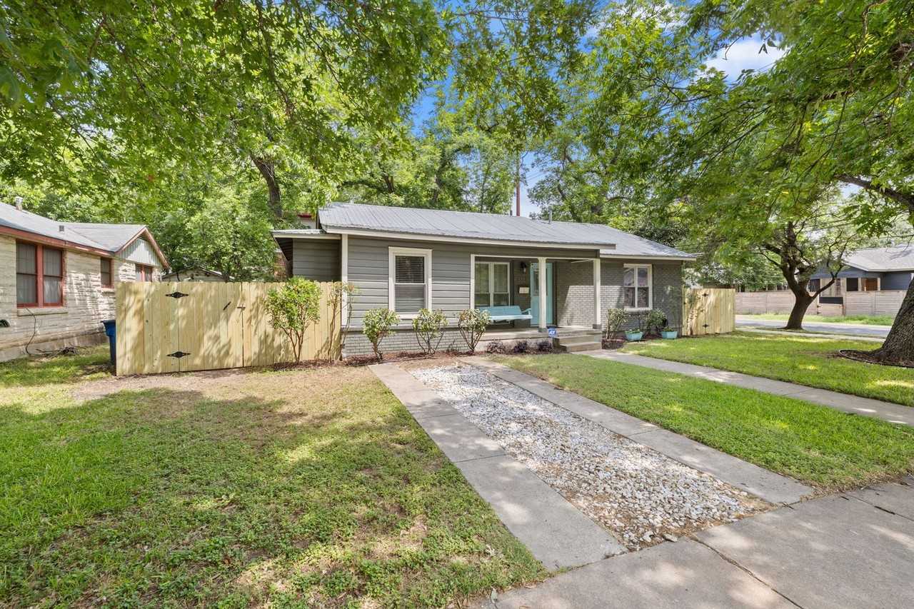 3801 Ave G (LO) - Photo 4 of 44