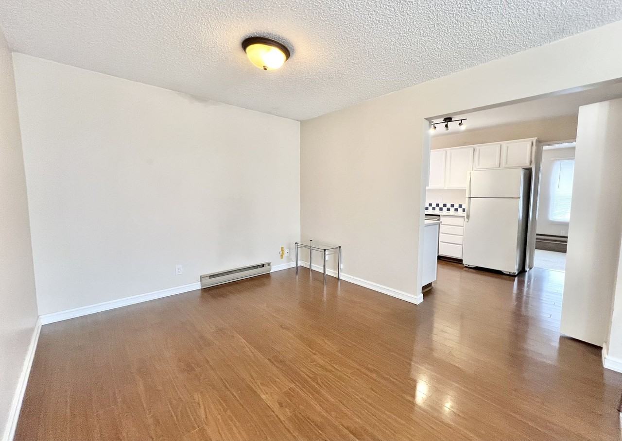 11473 Kingcome Avenue - Photo 4 of 16