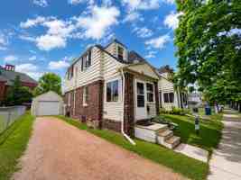 featured image of 620 Henrietta St
