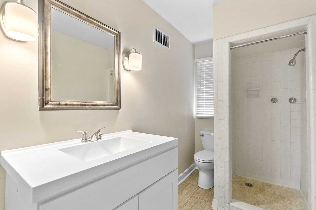 Wesley Apartments - Photo 6 of 8
