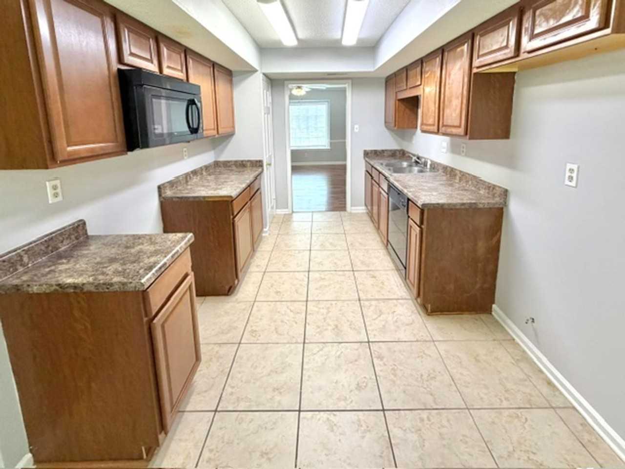 8660 Edney Ridge Dr - Photo 4 of 11