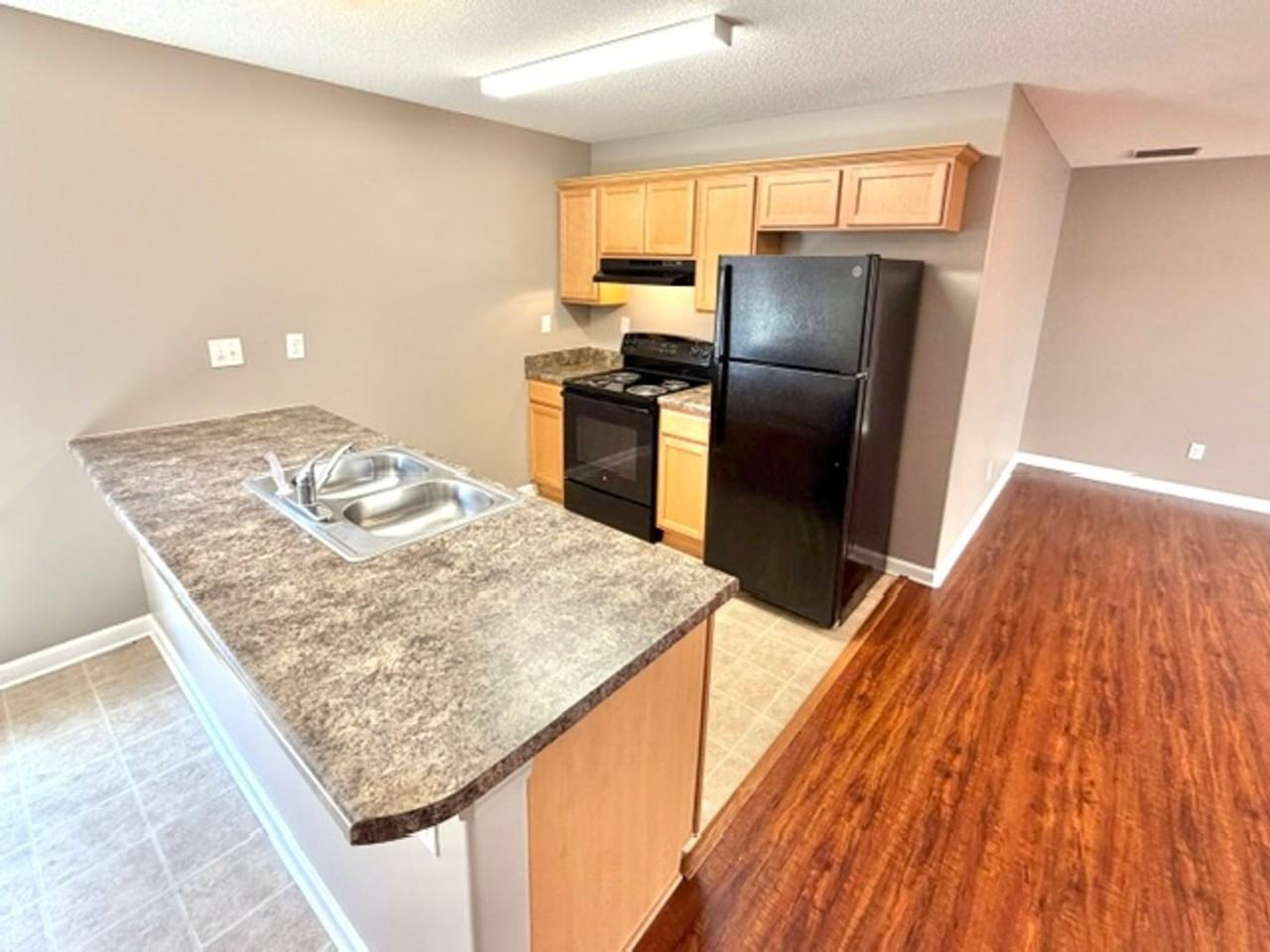 7902 Rushmeade Cir N - Photo 4 of 10