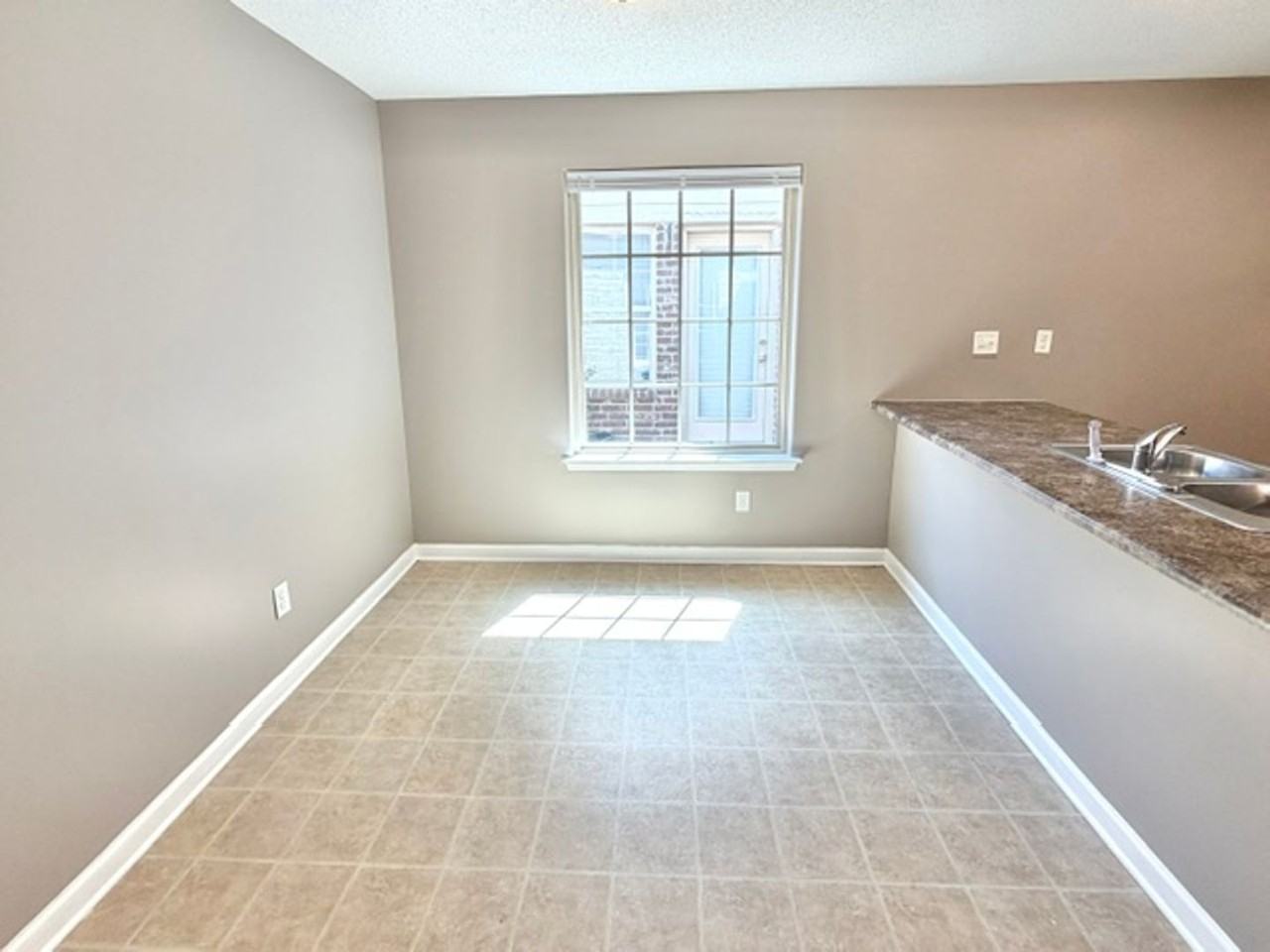 7902 Rushmeade Cir N - Photo 5 of 10