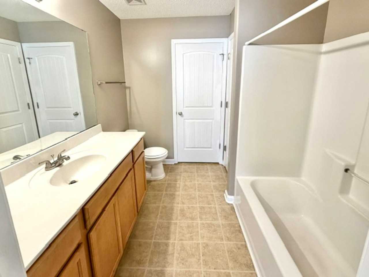 7902 Rushmeade Cir N - Photo 7 of 10