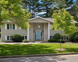 featured image of 642 S 44th Ave