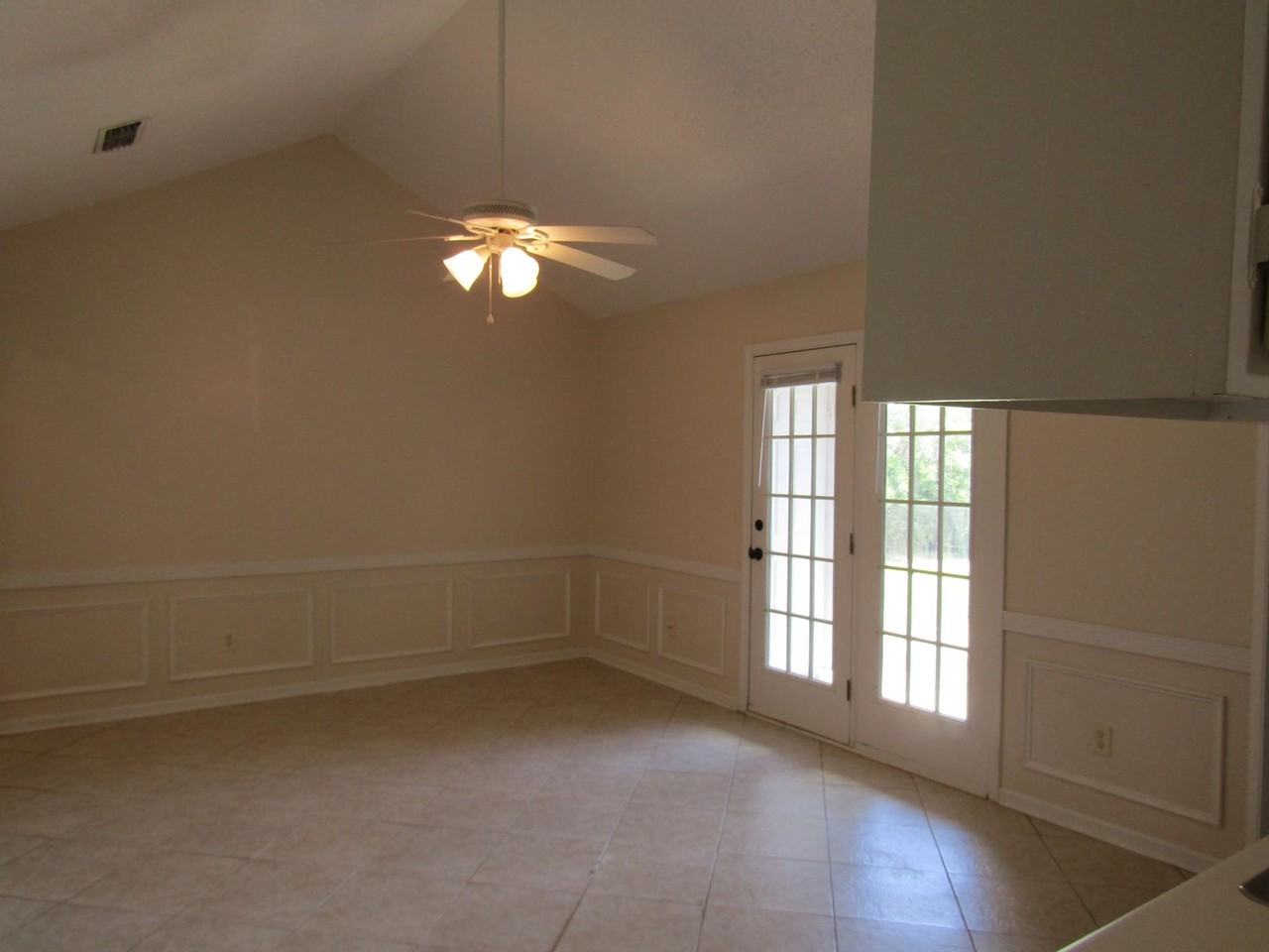 1382 Coalition Cir - Photo 7 of 24