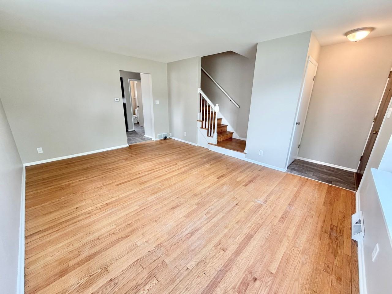 6919 W Brentwood Ave - Photo 3 of 21