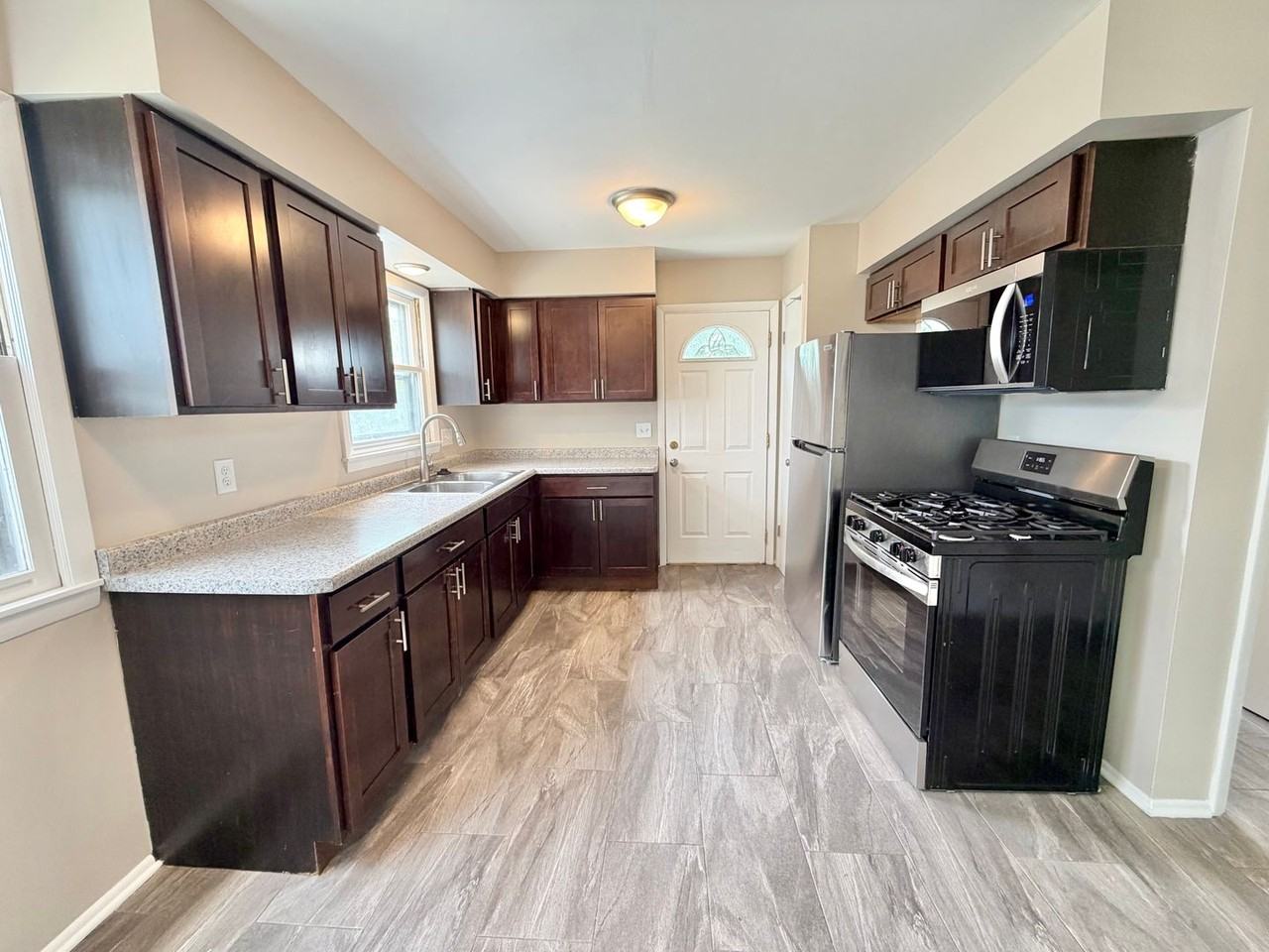 6919 W Brentwood Ave - Photo 5 of 21