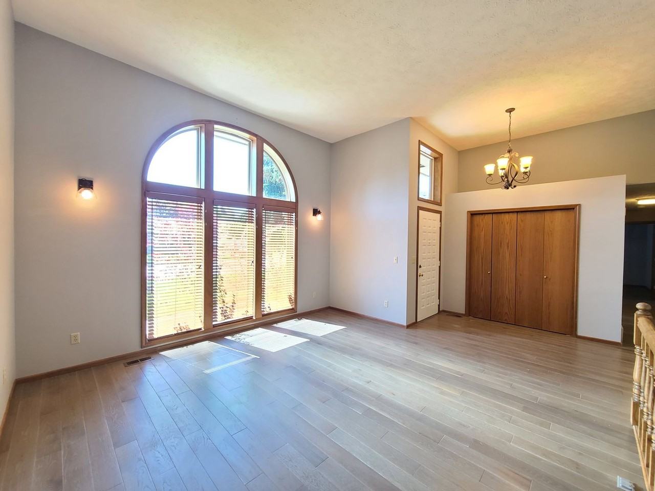 3425 E 61st Ave - Photo 5 of 36